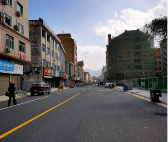 457米水头又一条路完工漂亮多了