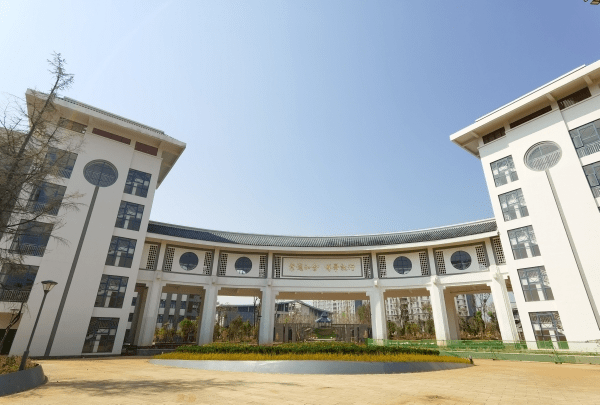 记得青春记得爱,记得食堂饭和菜,这是云中学子记忆里最美妙的声音.