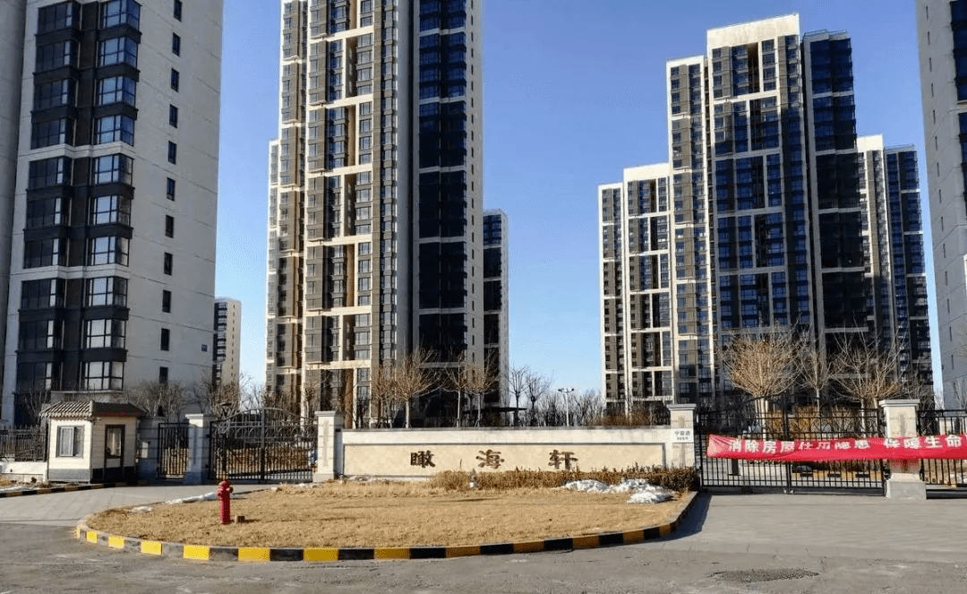 记者从天津市疾控中心获悉,此前通报的  天津东疆港区瞰海轩小区4名