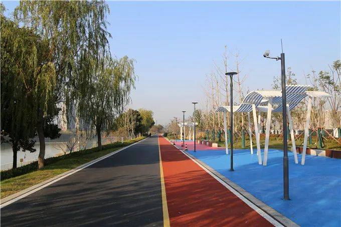 04弘景大道青年慢道江宁高新区弘景大道青年慢道位于江宁大学城主干道