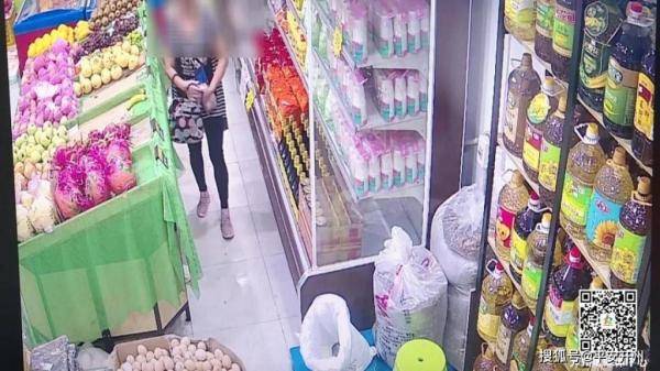 女子超市偷肉30多次,监控下每天作案成习惯