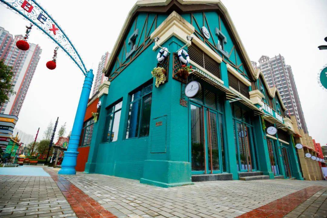 重庆新地标米兰小镇重庆原创意大利彩色风情小镇