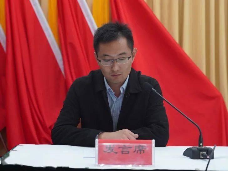 拧紧螺丝上紧发条杨巷镇召开文明城市常态长效管理工作推进会