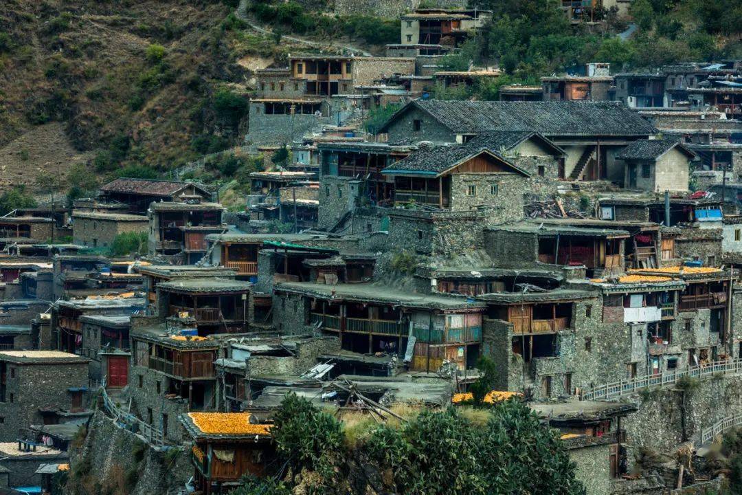 人文纪实津门网何建文俄亚大村映像