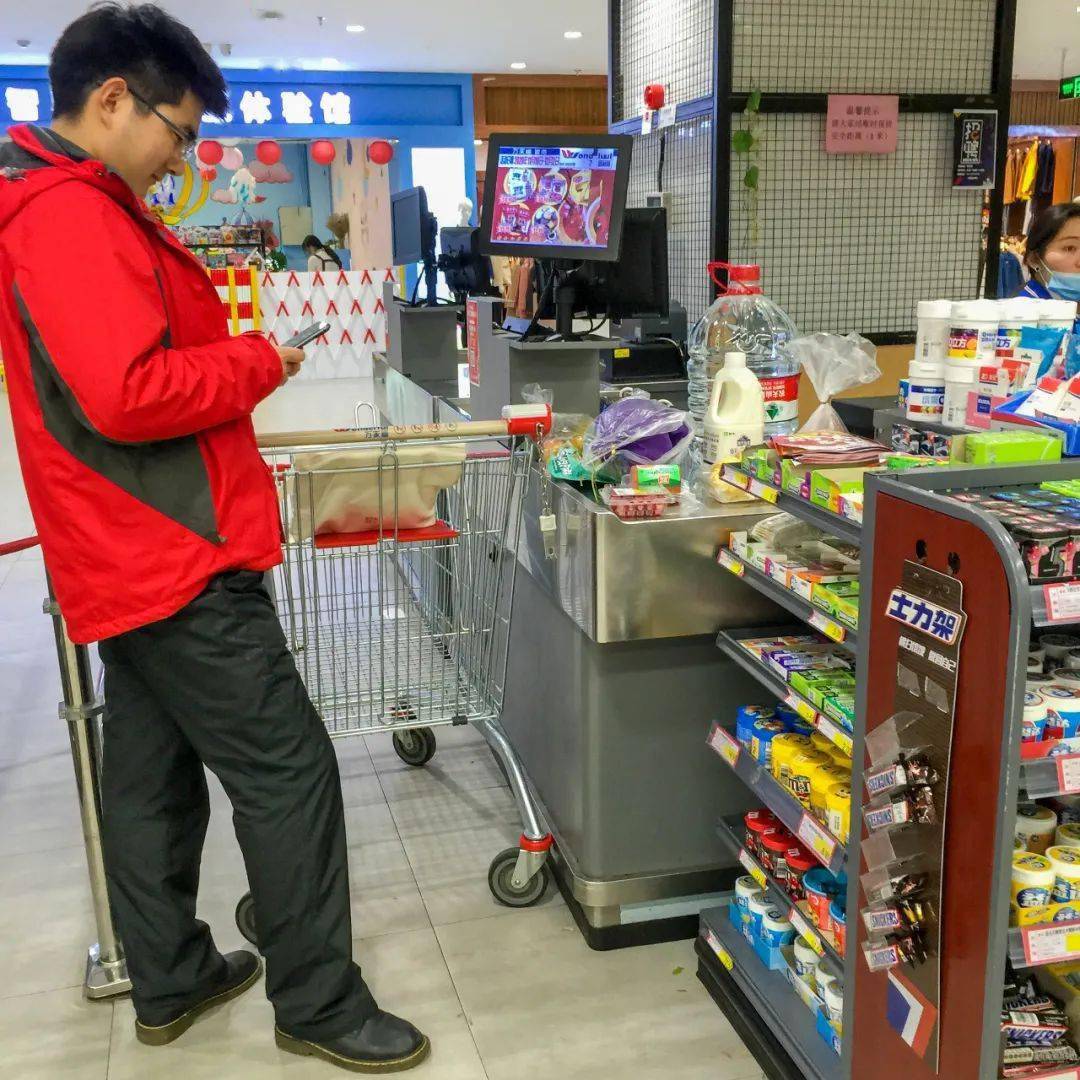 阜阳这些逛超市买菜的男人们!_男士