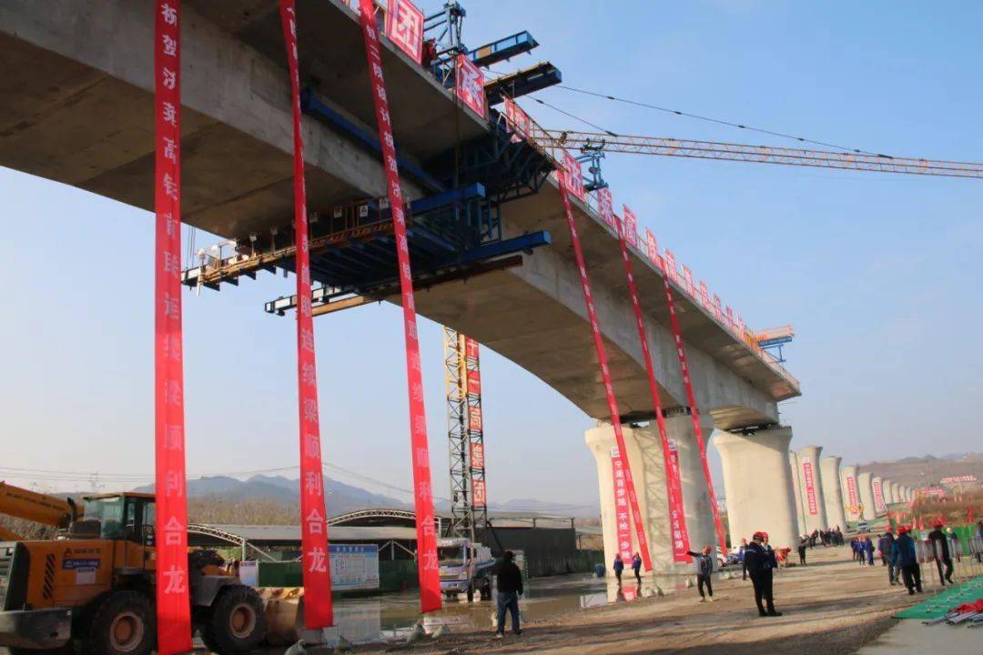 大节点|济莱高铁首联悬灌连续梁合龙