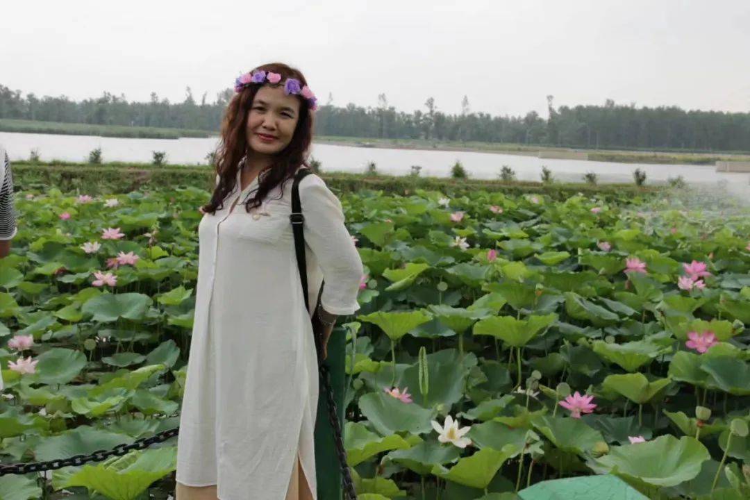 1986年参加过辽宁省对联比赛获一等奖;1988年代表法库县参加铁岭市