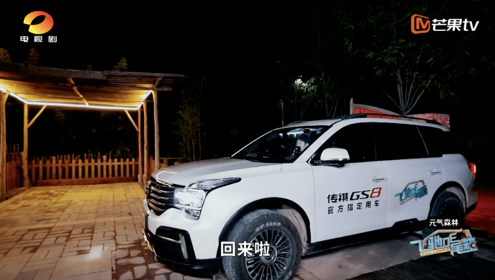 飞驰的尾箱兄弟们为生活所迫街头卖艺贺兰县上演超燃抓鱼抓鸭大战