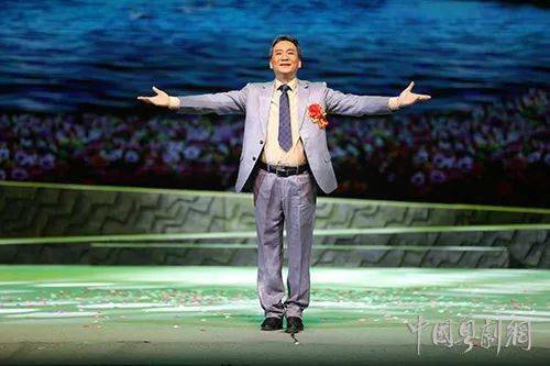 黎骏声饰演村长陈国强李伟聪饰演第一书记张天宇,黎骏声饰演村长