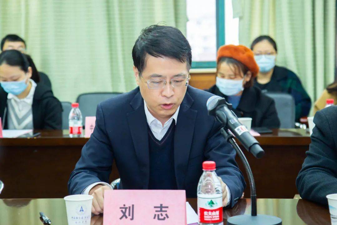 校党委书记栾永玉代表学校党委,向各位参会领导,嘉宾,朋友们表示诚挚