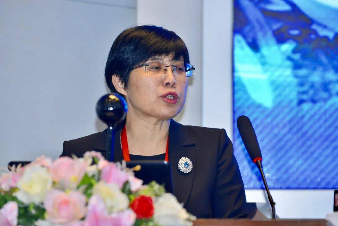 在大会上致辞创新研究院院长刘晶大连干细胞与精准医学大连医科大学