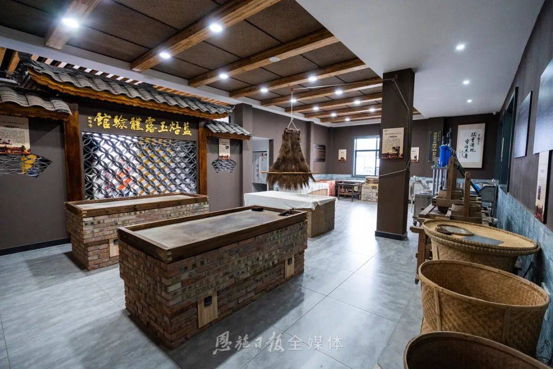 文化馆恩施市白杨坪镇洞下槽村1讲述恩施扶贫故事从他们的视角深入