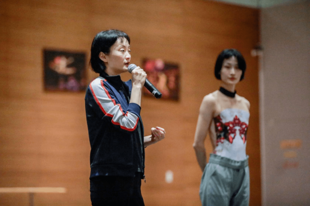 北京当代芭蕾舞团团长,艺术总监王媛媛,制作人韩江,视觉总监谭韶远为