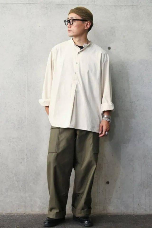 男生get这4种军绿色搭配方式一起当秋冬man爆的文青男