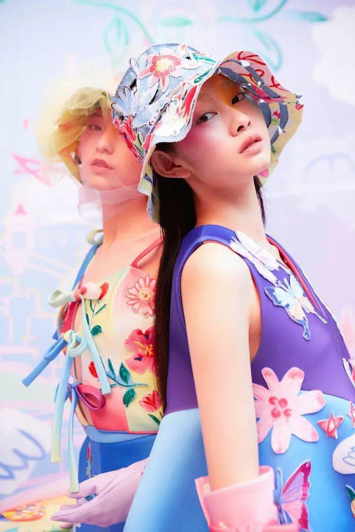 the shapes of freedom自由的形状leafxia金玉洁03>点击查看大图 