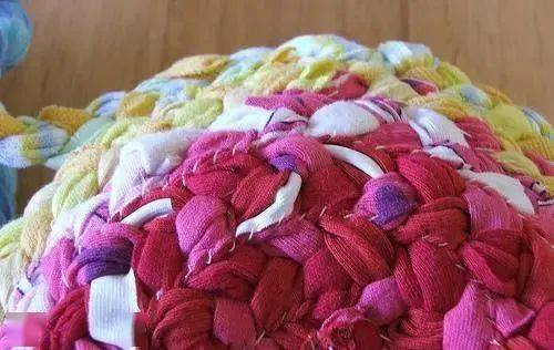 地垫不要再花钱买了用旧衣服改造简单又实用