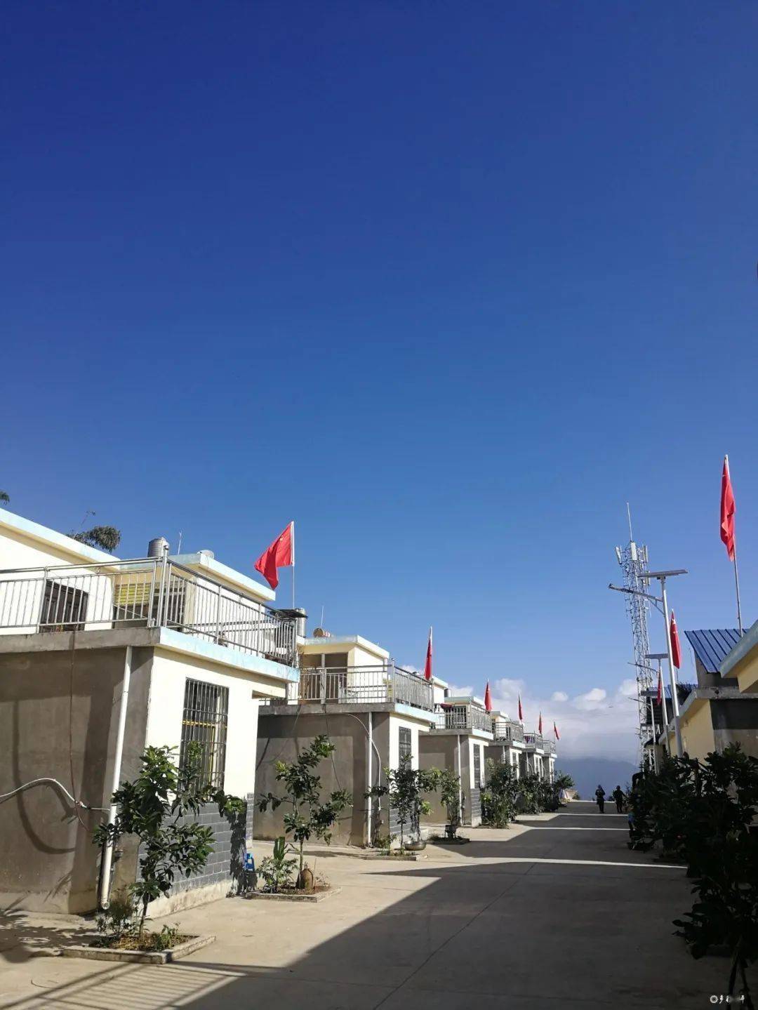 勐拉镇小其苗村这些年的变化走进一看焕然一新