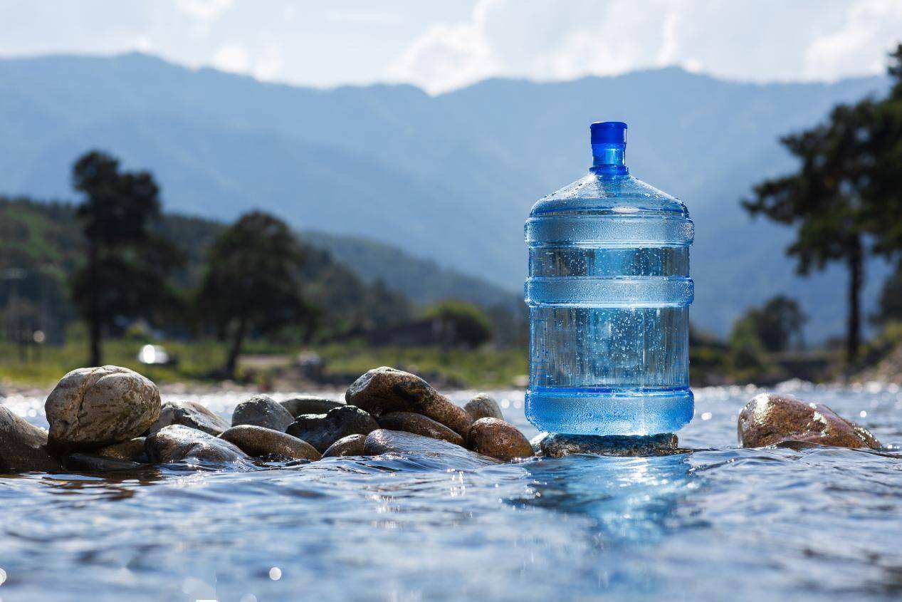 "伐木工"改卖矿泉水,扣非连亏6年的泉阳泉更名后