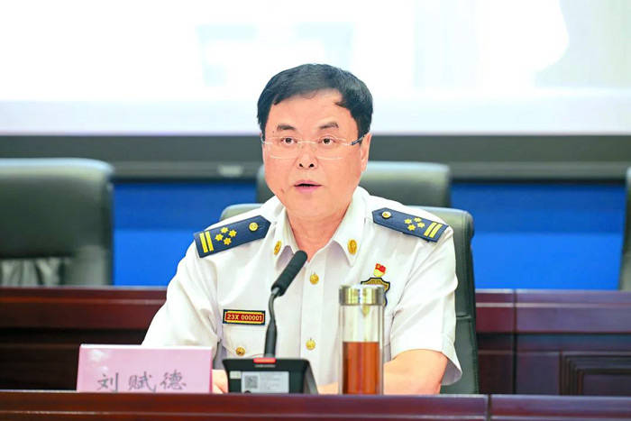 为公共消防筑起法治防火墙访省消防救援总队总队长刘赋德