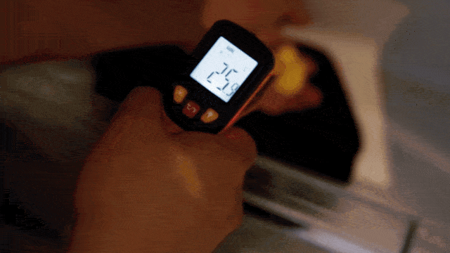 6°c的冰箱冷冻室"不怕冷的小鸭子"热感丝保暖测试▼人体散发的热量被