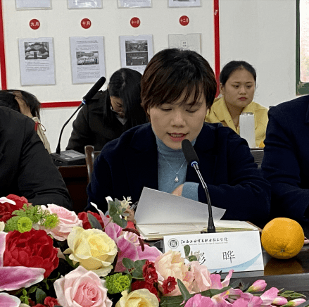 获江西省教师教学能力竞赛二等奖的肖婉宜老师分别做教学参赛经验分享