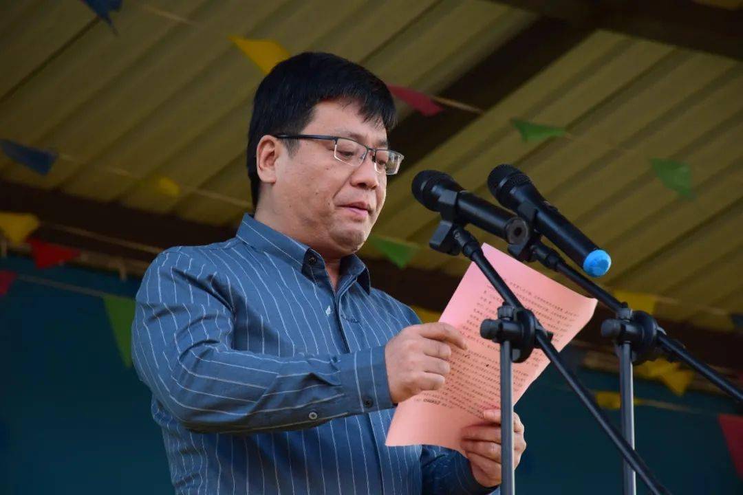 点燃激情赢战高考会昌中学2021届高考200天冲刺誓师大会暨期中联考