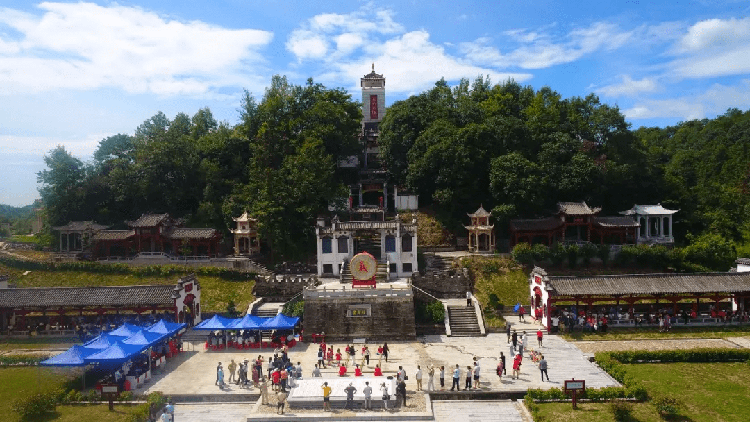 九江日报头版头条经年老树开新花德安县积极探索传统产业数字化转型