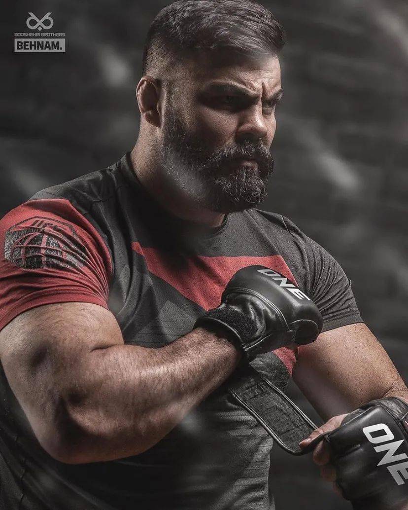 重量级大地震伊朗摔跤巨汉阿米尔出战我的名字会让每个人都恐惧