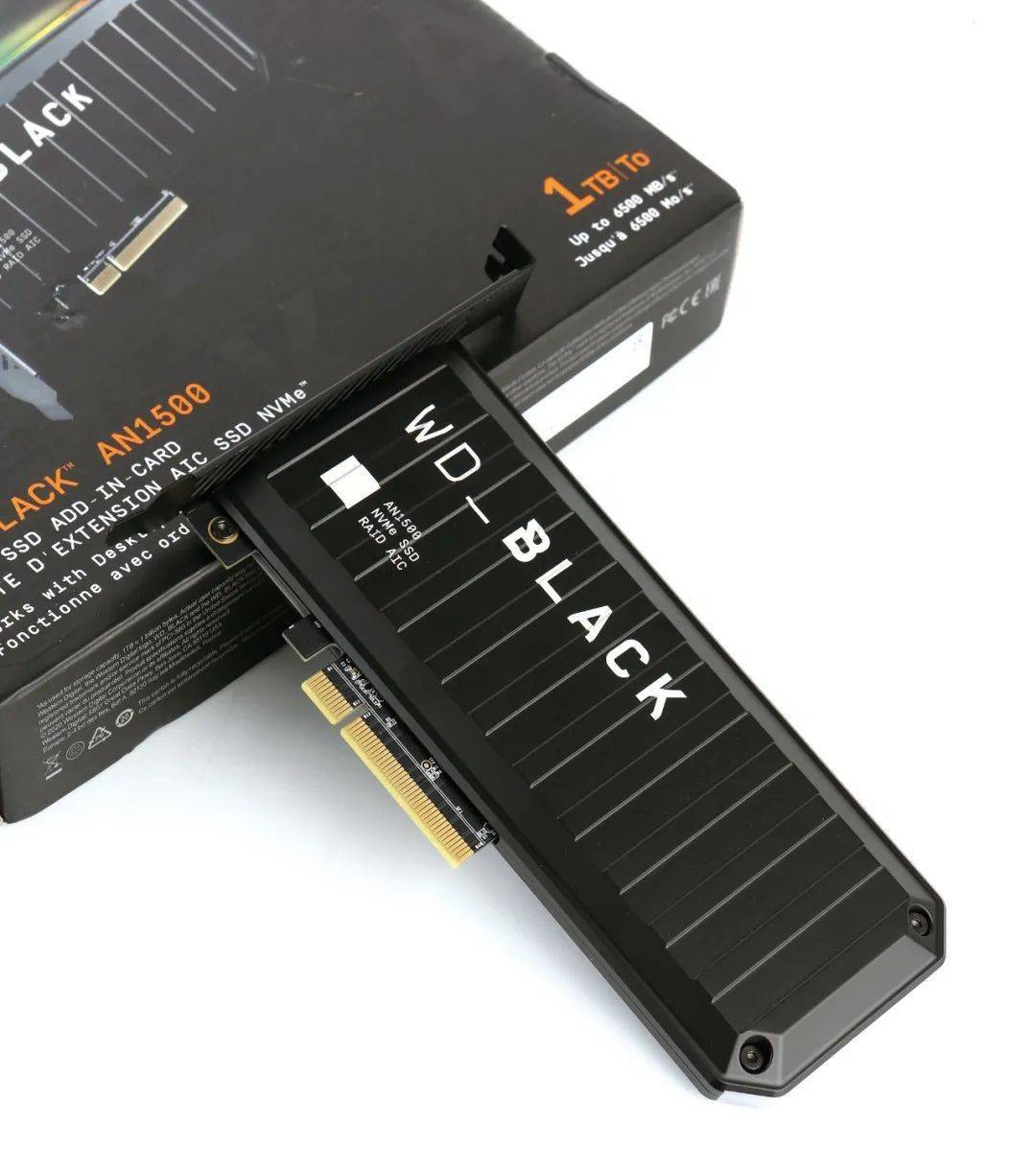 速度超6000MB/s，比PCIe 4.0还快！这款PCIe 3.0 SSD为何这么强？_板型