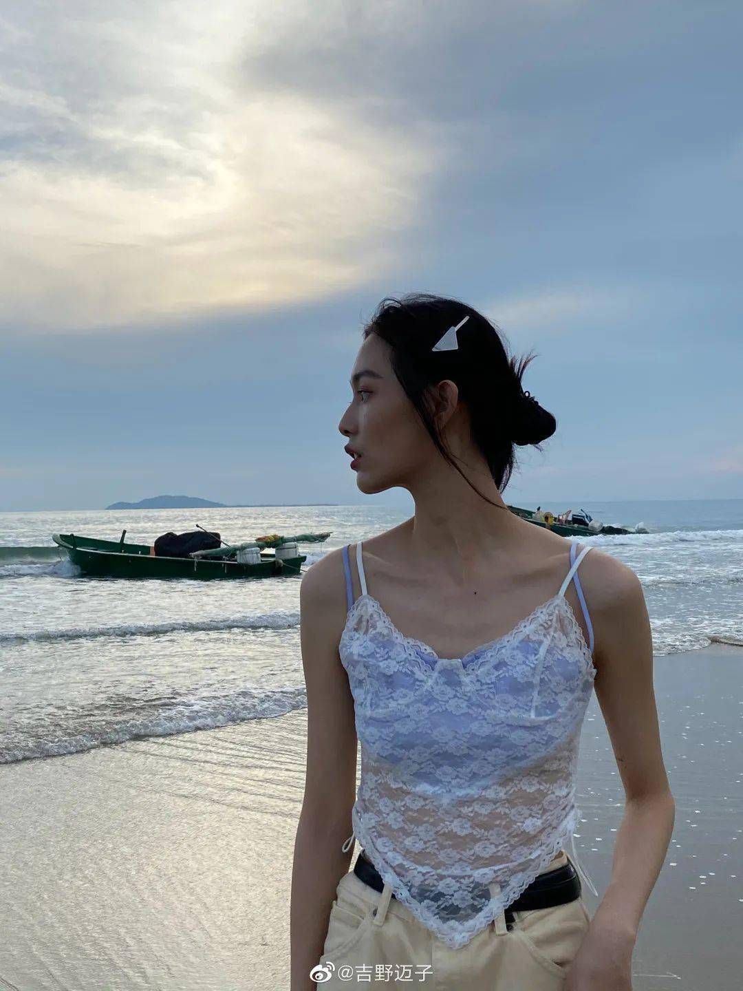 00后的黑马超模,短发女孩的性感与可爱.