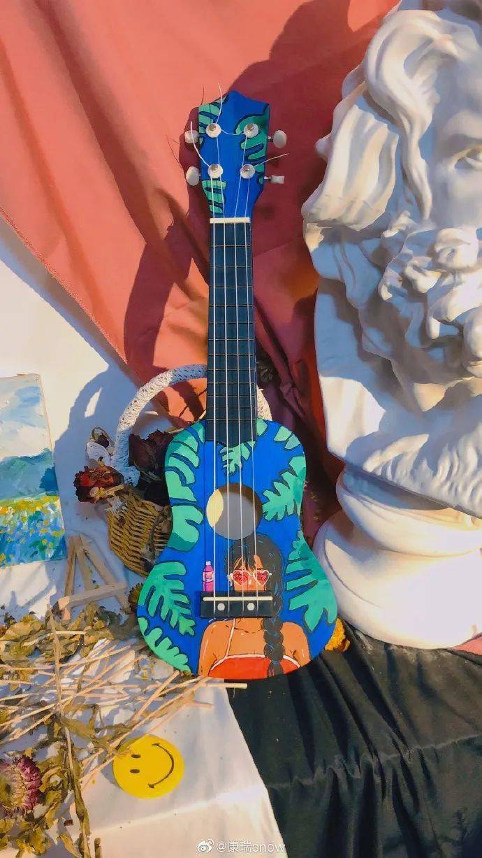 又一位95后老板娘火了e杯100cm臀围这样的撸铁画家你喜欢吗