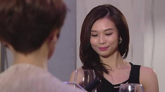 天眼陈展鹏施计建议老板汇海宴请韩小姐展鹏趁机入韩晨房间搜寻