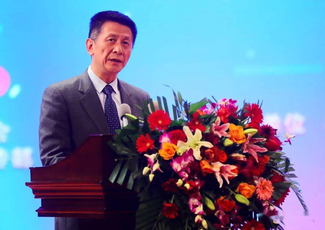 海港区领导齐香民,侯葵然,王利辉,桑菊,李秋来参加活动.