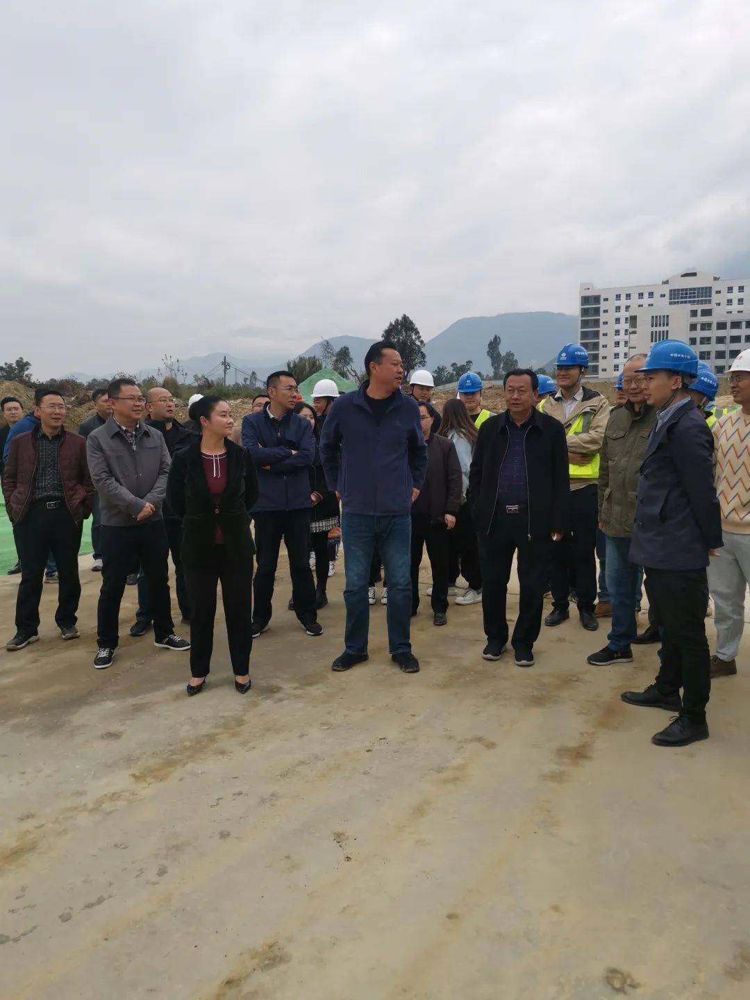 瓦西亚夫督导我县城市建设项目工作_德昌