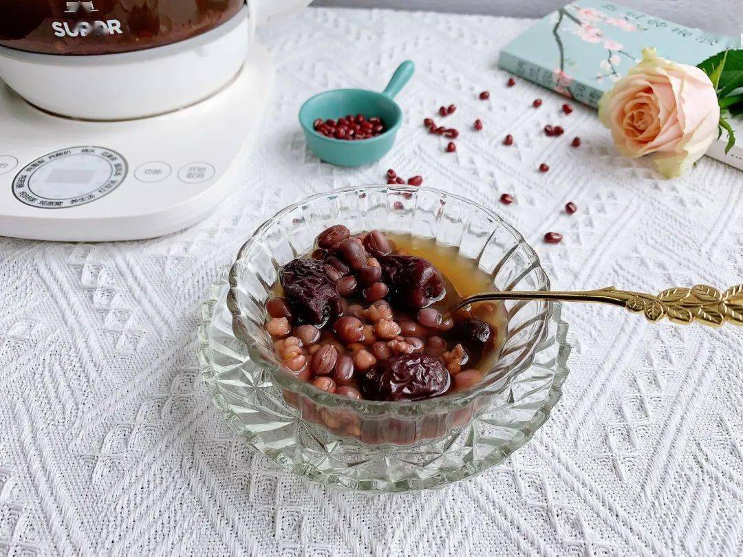 送您四碗三红汤,一碗清血管,一碗喝了80岁眼不花,一碗