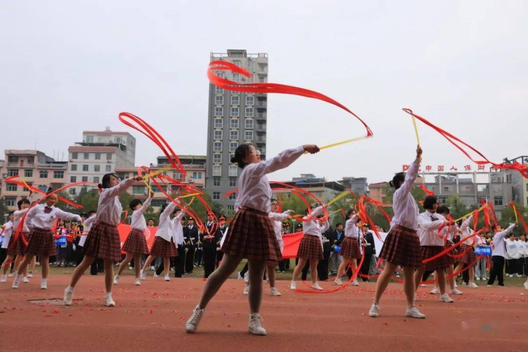 龙山县高级中学图片