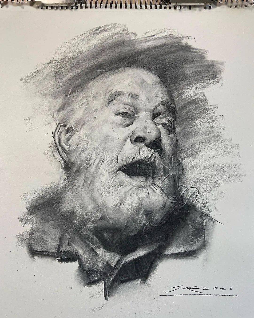 他平均五分钟可以完成一幅素描一年7200张一个月600多张一天画20