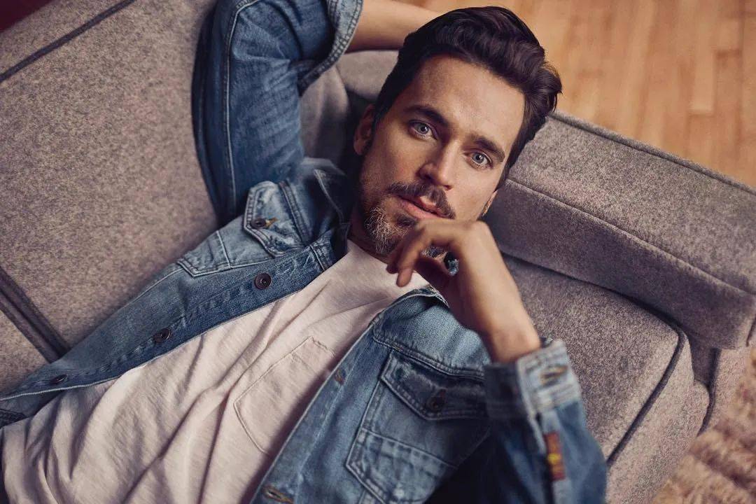 跟着最帅神探马特·波莫的秋冬"穿搭公式",网友:完了!我怕变太帅?