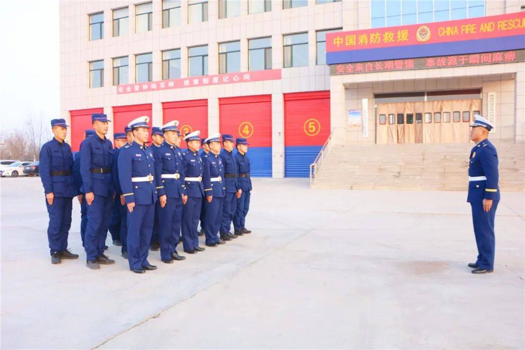 固原支队组织开展队列训练和队容风纪检查