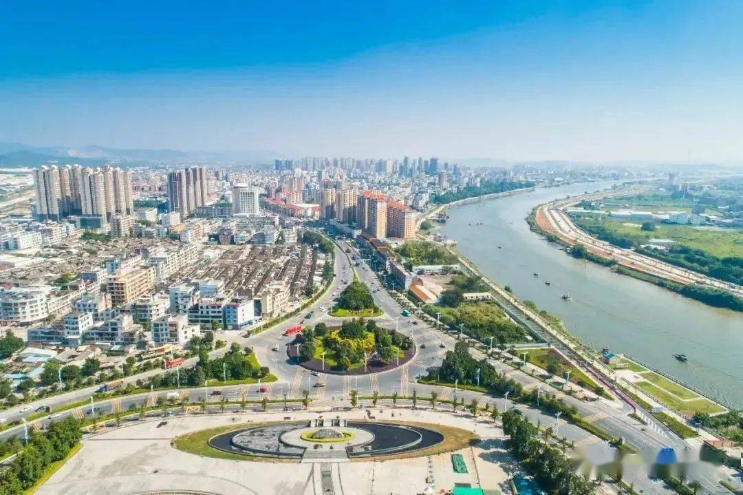 揭阳炮台风门古径风景区榕江西湖公园城隍庙自古以"黄歧晚翠"列为揭阳