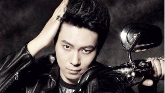 低调富二代迎来事业第二春你不知道的大傻春艾伦