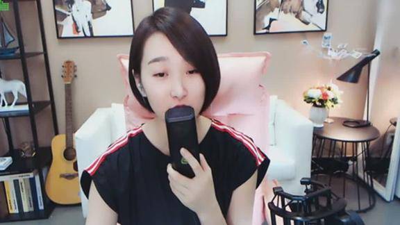 刘老根演员梁红深情演唱一晃就老了感慨刚刚懂事就老了