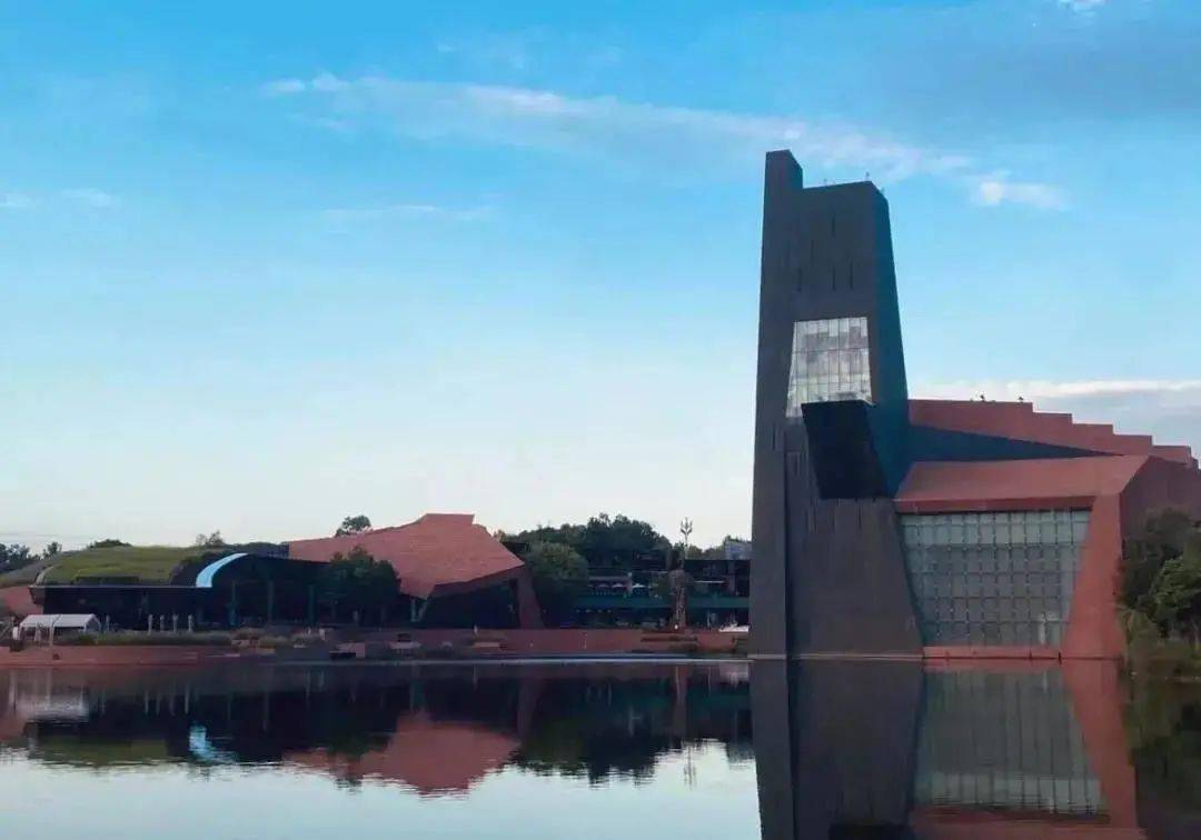 打卡成都首个水上剧场麓湖水上剧场