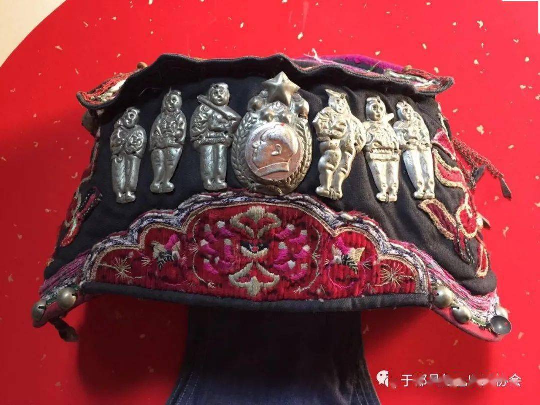 百帽争辉罗小龙银帽展