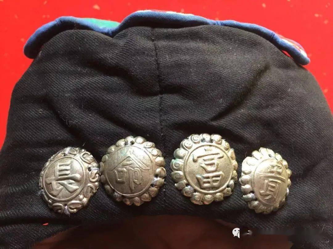 百帽争辉罗小龙银帽展