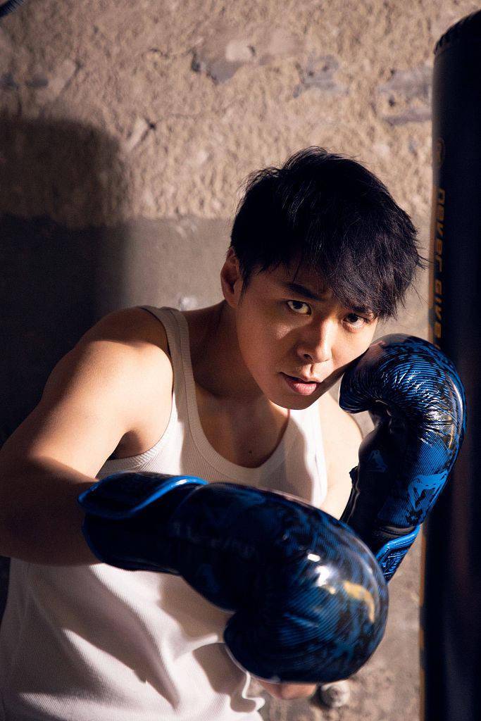 王山水肌肉拳击照曝光 搭档吴樾出演电影《愤怒的黄牛