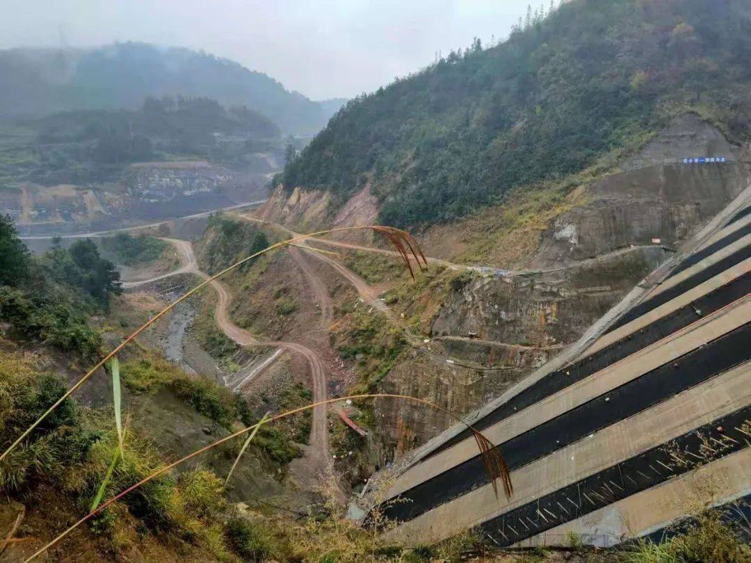 凱里嘎醉河水庫大壩基本完工明年下閘蓄水後凱里將又添新景