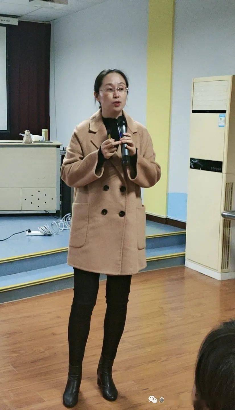 金蕾园区用爱关注用心陪伴大班段家长会