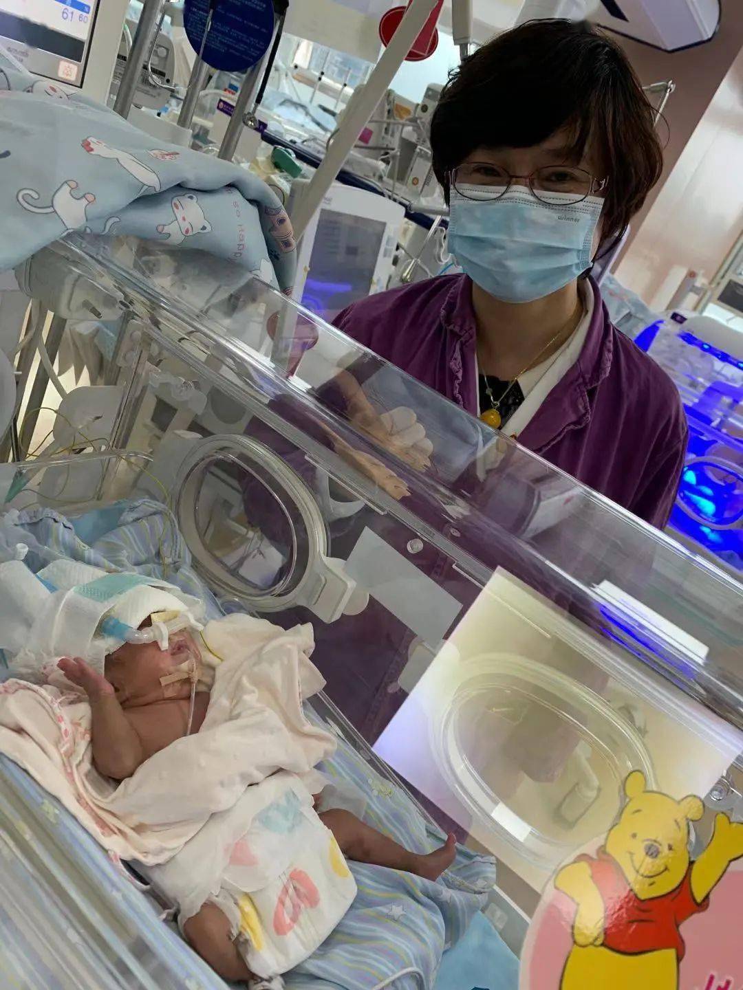 出生仅600克罗湖早产儿牛哥闯十大关顺利出院