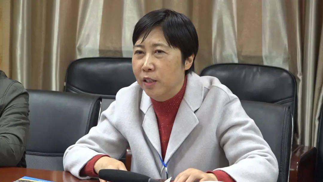 12月3日,县人大领导张志霞,王慧忠,夏文亮,蔡建胜,冯荣林,武文彪,朱